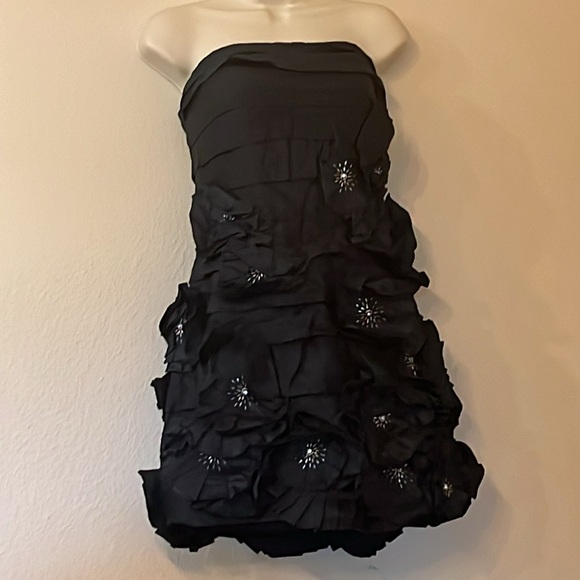 Jovani Dresses & Skirts - 👗NWT Jovani Sz 2 NEW black cocktail beaded floral appliqué midi Dress